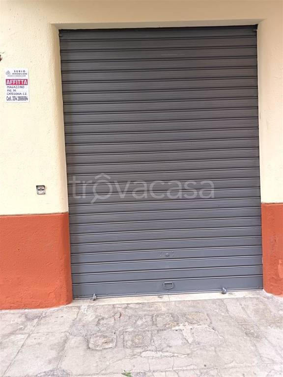 locale commerciale in affitto a Palermo in zona Oreto