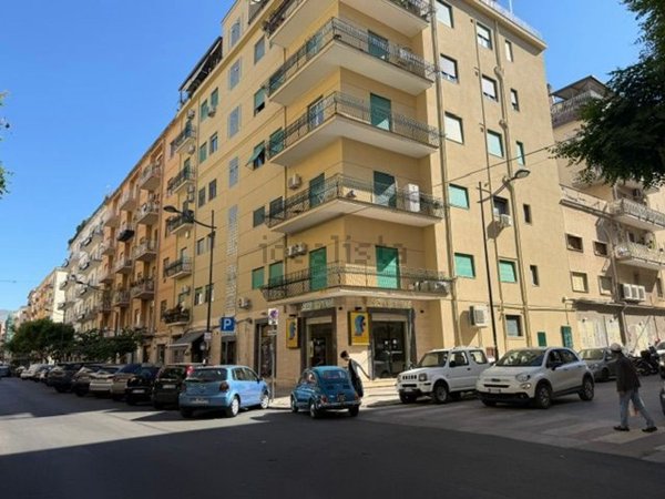 locale commerciale in affitto a Palermo in zona Libertà