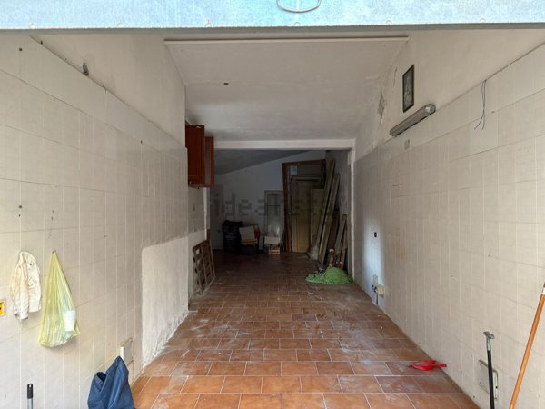 locale di sgombero in affitto a Palermo in zona Zisa