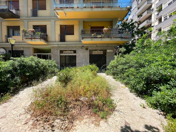 negozio in affitto a Palermo in zona Libertà