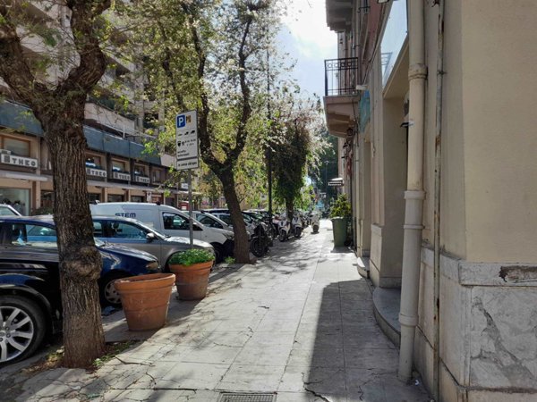 negozio in affitto a Palermo in zona Libertà