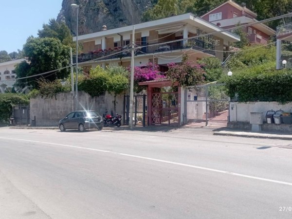 appartamento in affitto a Palermo in zona Mondello