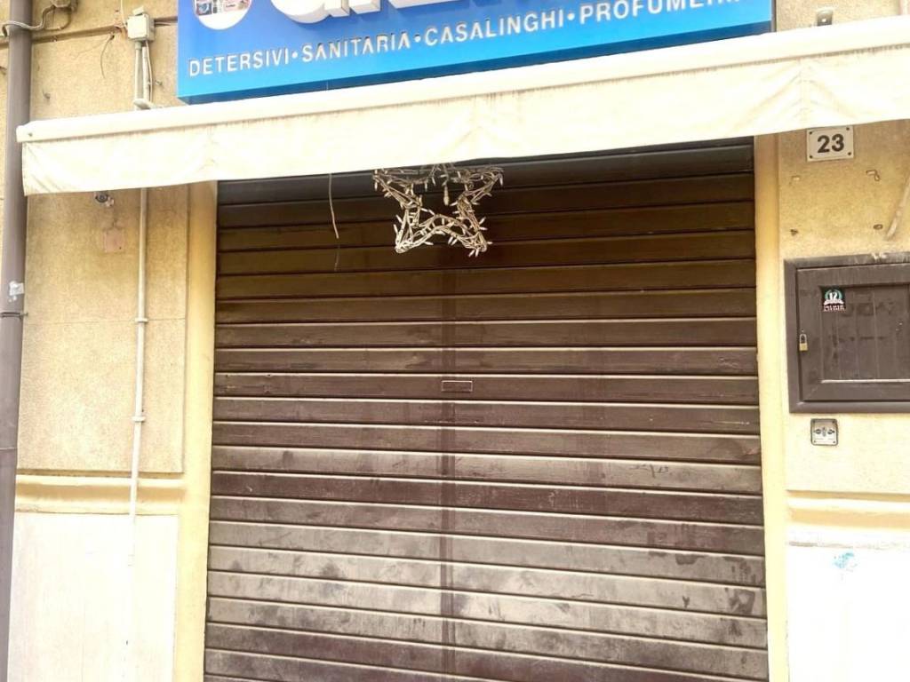 negozio in affitto a Palermo in zona Politeama