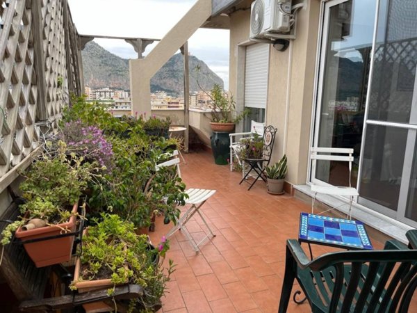 appartamento in affitto a Palermo in zona Politeama