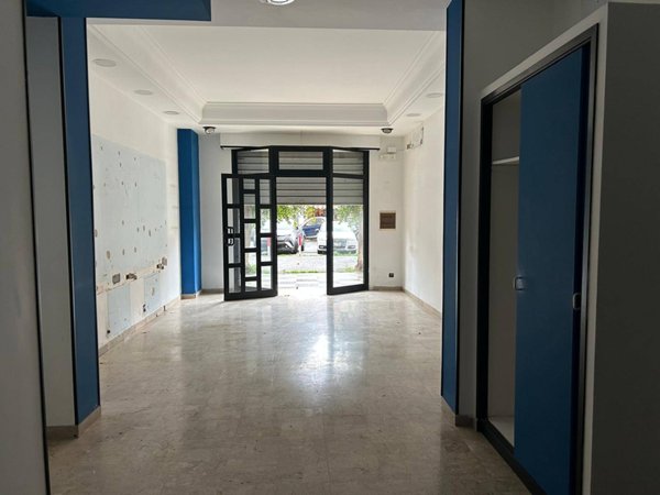 locale commerciale in affitto a Palermo in zona Uditore
