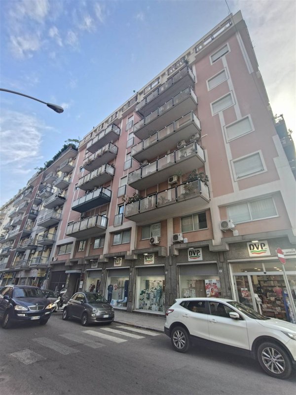 ufficio in affitto a Palermo in zona Malaspina/Palagonia