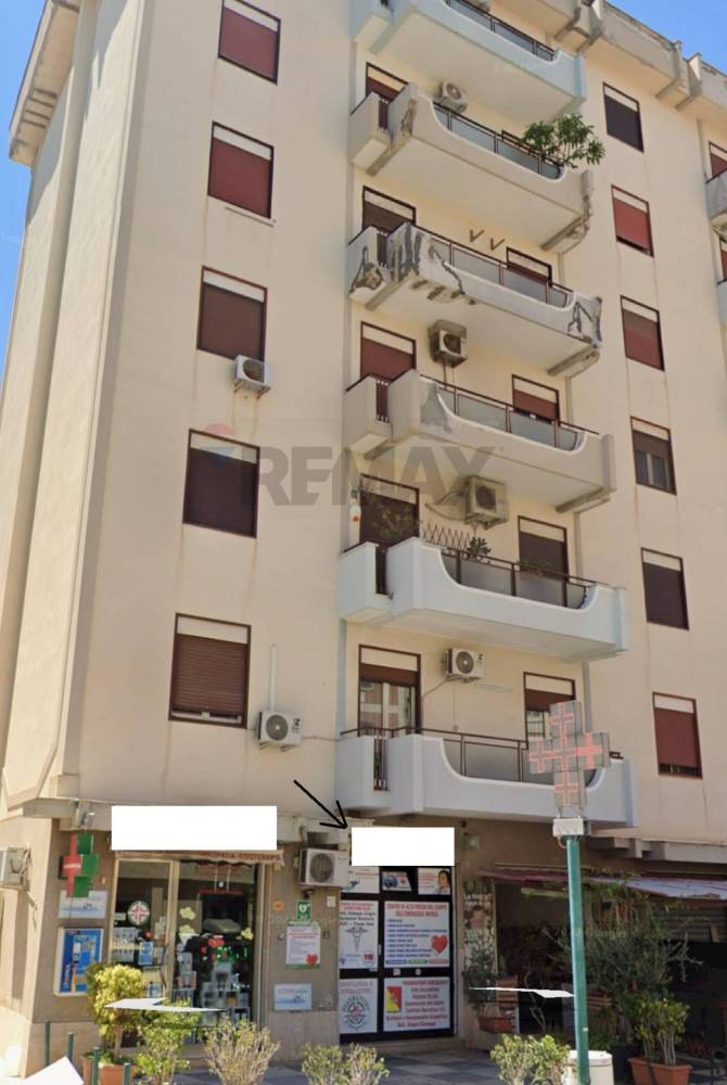negozio in affitto a Palermo in zona Uditore