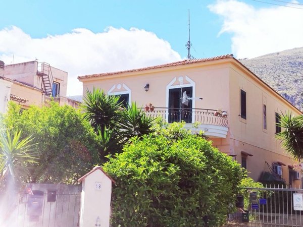 appartamento in affitto a Palermo in zona Mondello