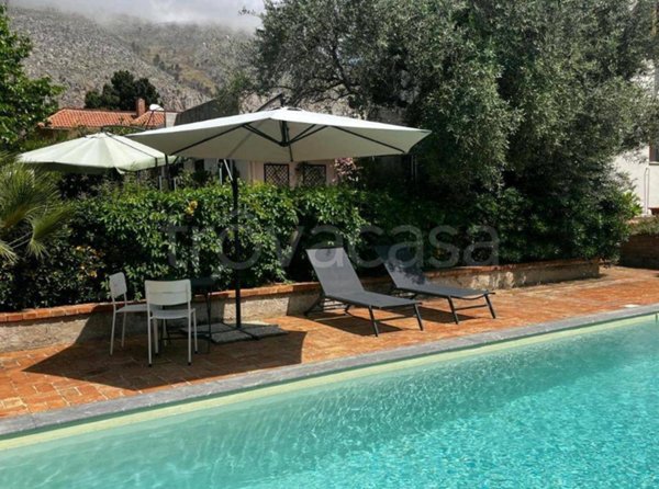 casa indipendente in affitto a Palermo in zona Mondello