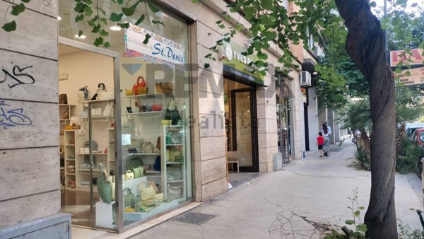 negozio in affitto a Palermo in zona Libertà
