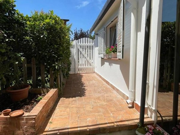 casa indipendente in affitto a Palermo in zona Mondello