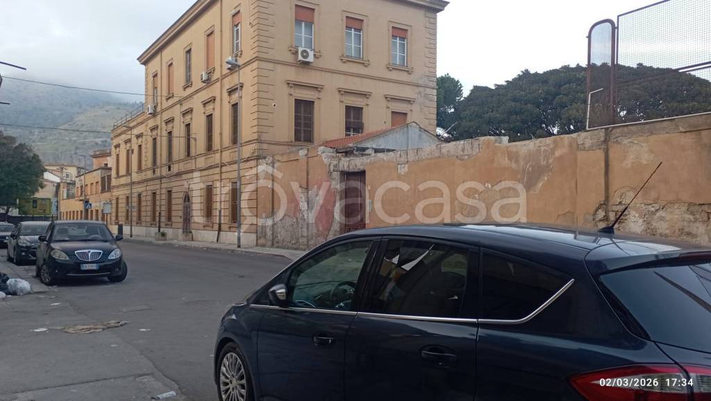 negozio in affitto a Palermo in zona Montepellegrino
