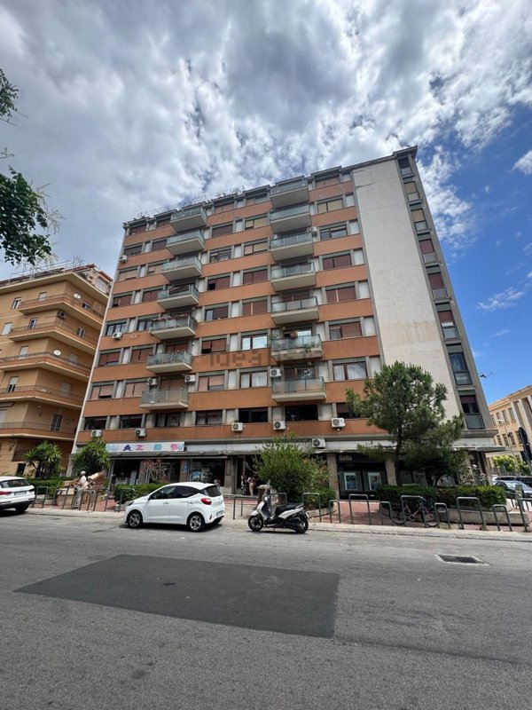 ufficio in affitto a Palermo in zona Libertà