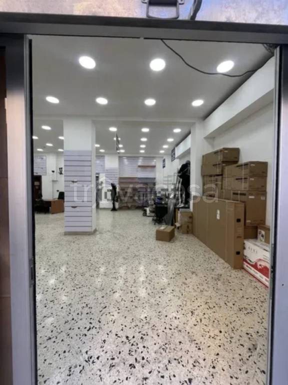 negozio in affitto a Palermo