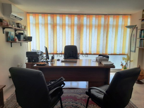 ufficio in affitto a Palermo in zona Politeama