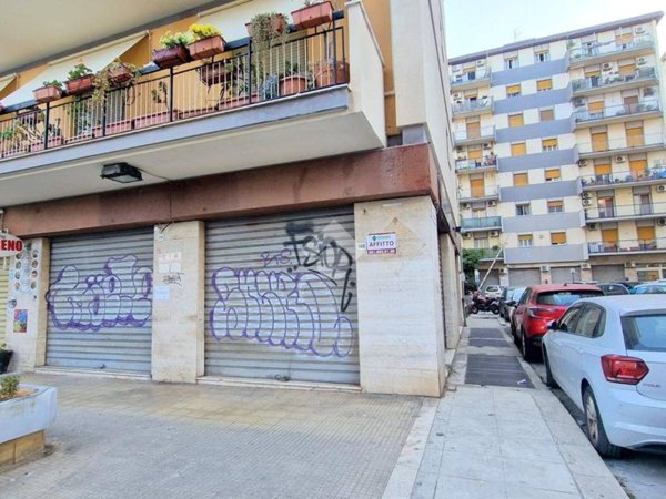 negozio in affitto a Palermo in zona Malaspina/Palagonia