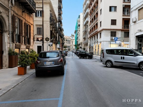 locale commerciale in affitto a Palermo in zona Politeama