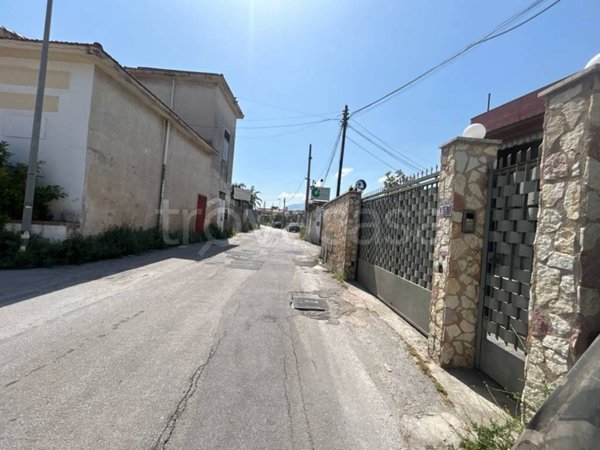 locale commerciale in affitto a Palermo in zona Mezzomonreale