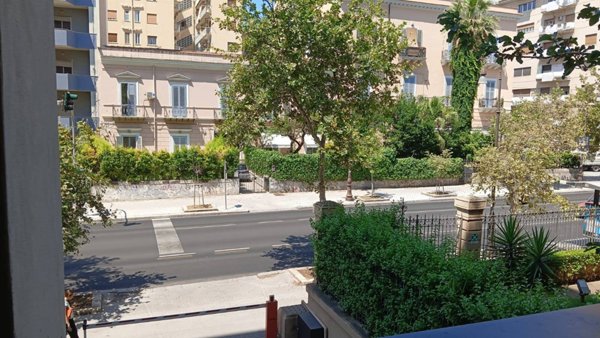 casa indipendente in affitto a Palermo in zona Libertà