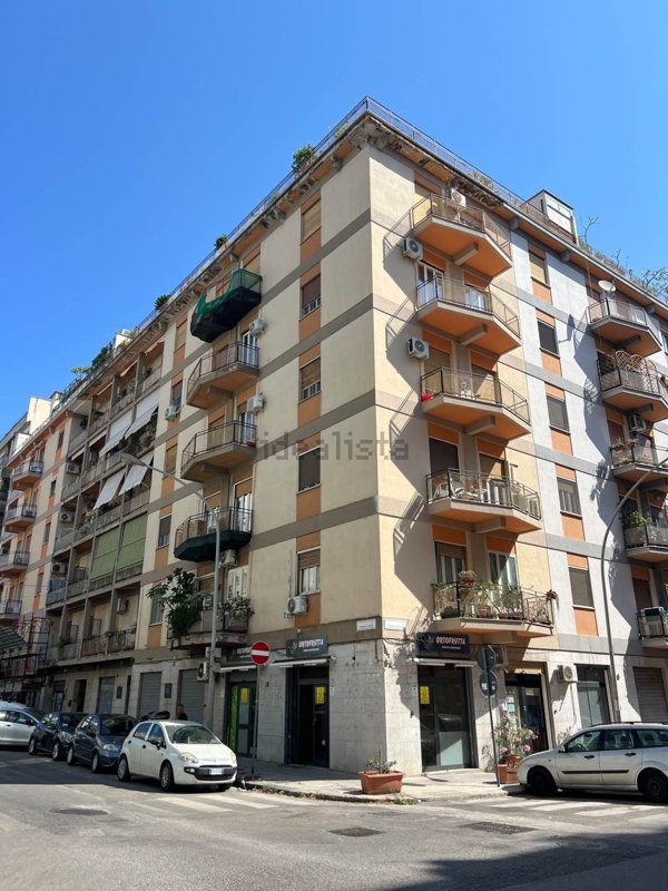 locale commerciale in affitto a Palermo in zona Libertà