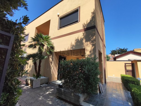 casa indipendente in affitto a Palermo in zona Mondello