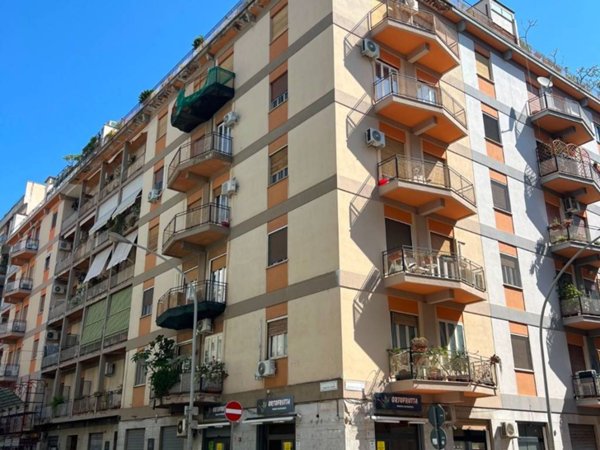 negozio in affitto a Palermo in zona Libertà