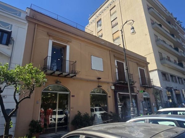 negozio in affitto a Palermo