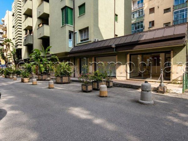 negozio in affitto a Palermo in zona Libertà