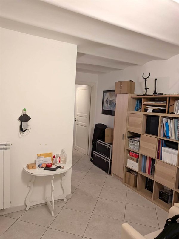 negozio in affitto a Palermo in zona Libertà