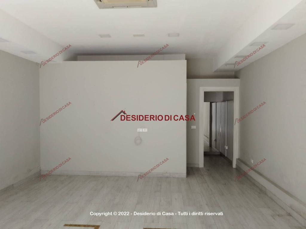 negozio in affitto a Palermo in zona Libertà