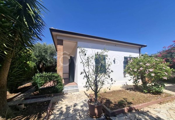 casa indipendente in affitto a Palermo in zona Mondello