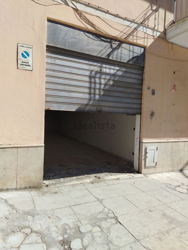 locale commerciale in affitto a Palermo in zona Zisa