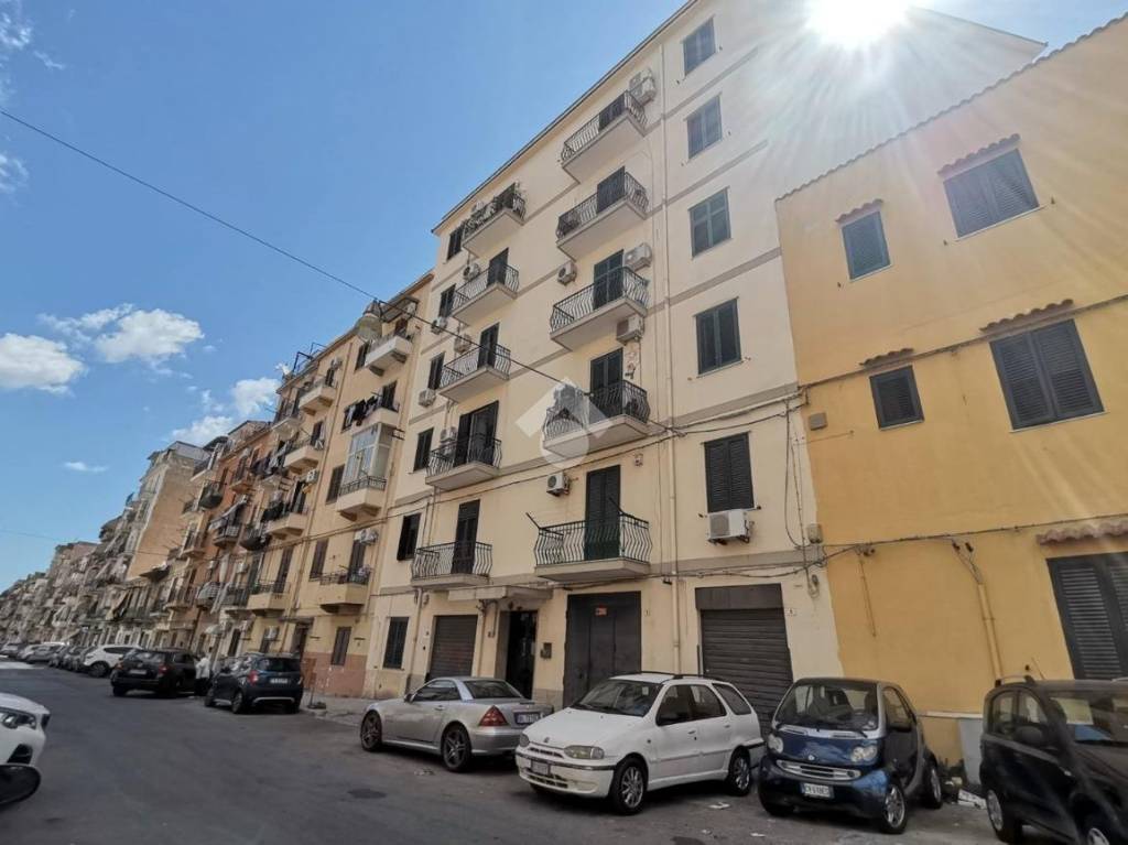 appartamento in affitto a Palermo in zona Montegrappa / Santa Rosalia
