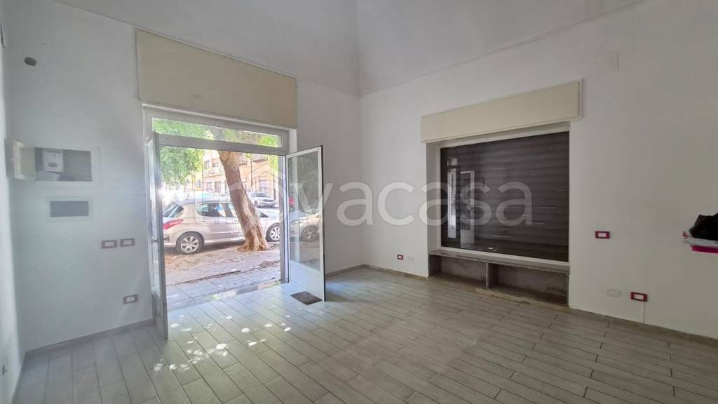 negozio in affitto a Palermo in zona Libertà