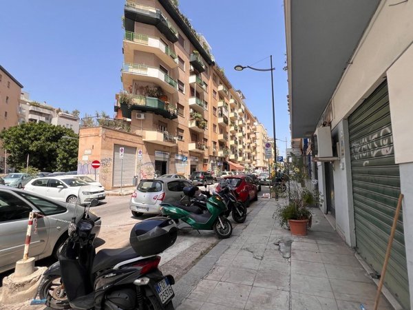 locale commerciale in affitto a Palermo in zona Libertà