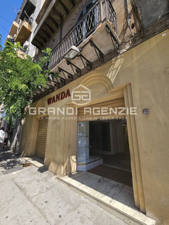 negozio in affitto a Palermo in zona Zisa