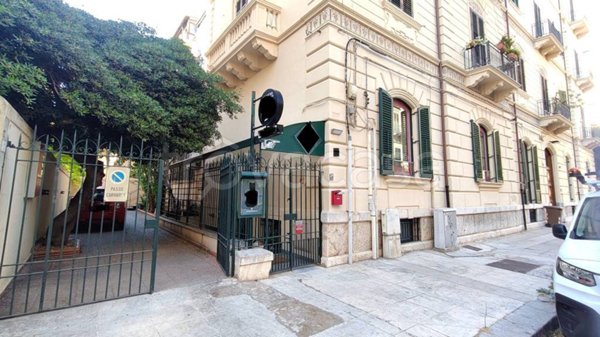 ufficio in affitto a Palermo in zona Politeama