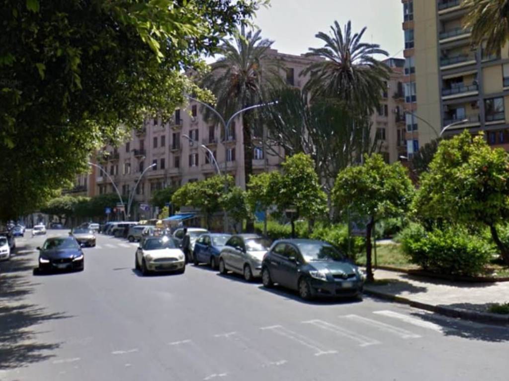 negozio in affitto a Palermo in zona Politeama