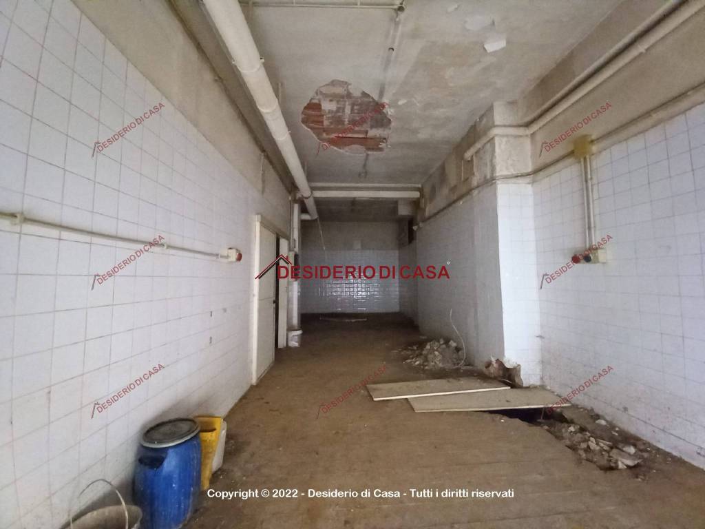 negozio in affitto a Palermo in zona Malaspina/Palagonia