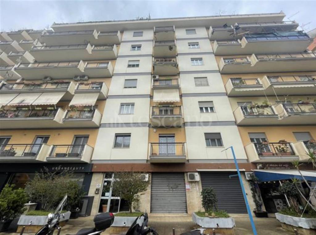 negozio in affitto a Palermo in zona Malaspina/Palagonia