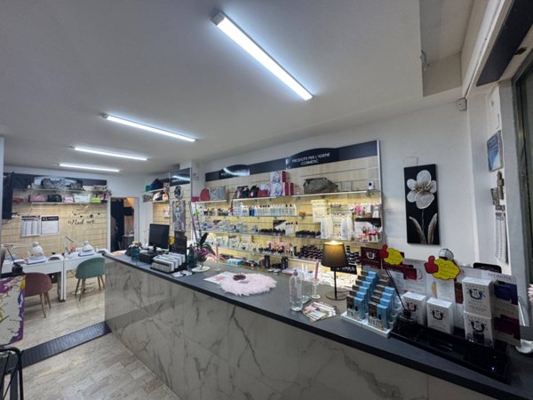 negozio in affitto a Palermo in zona Uditore
