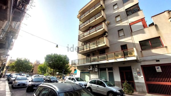 appartamento in affitto a Palermo in zona Montegrappa / Santa Rosalia