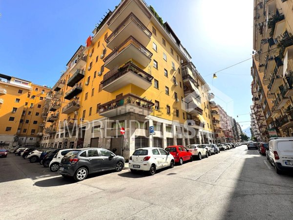 locale di sgombero in affitto a Palermo in zona Libertà