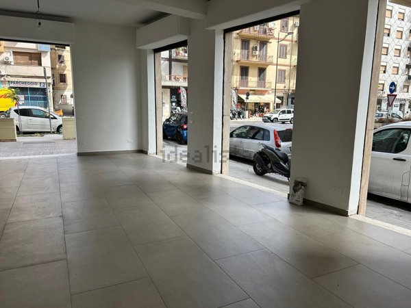 locale commerciale in affitto a Palermo in zona Libertà