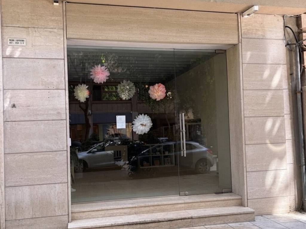 negozio in affitto a Palermo in zona Libertà
