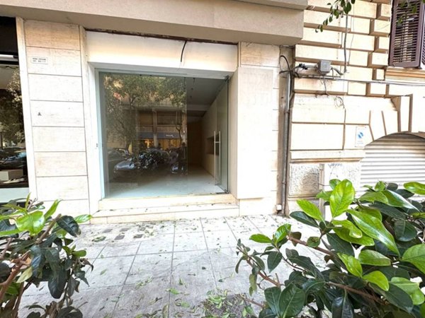 negozio in affitto a Palermo in zona Libertà