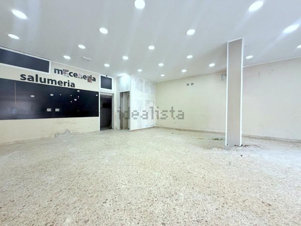 locale commerciale in affitto a Palermo in zona Zisa