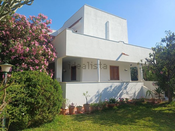 casa indipendente in affitto a Palermo in zona Mondello