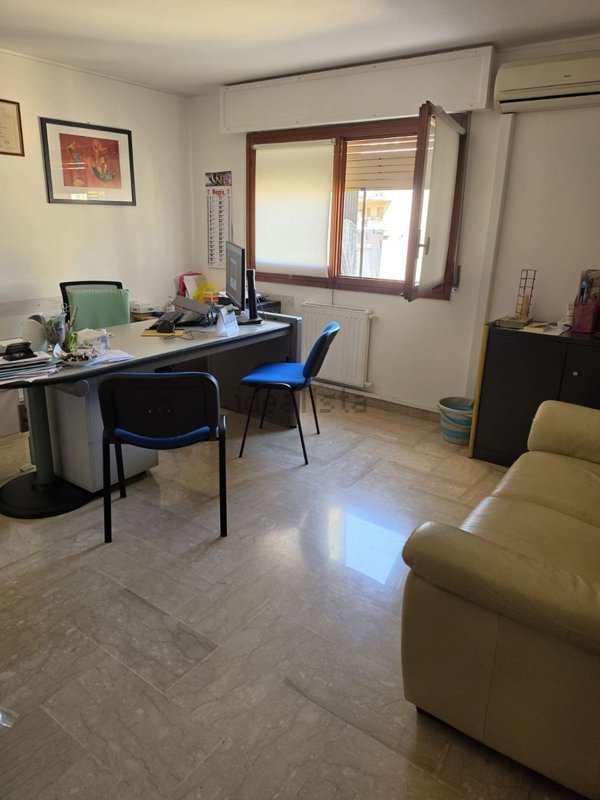 ufficio in affitto a Palermo in zona Politeama