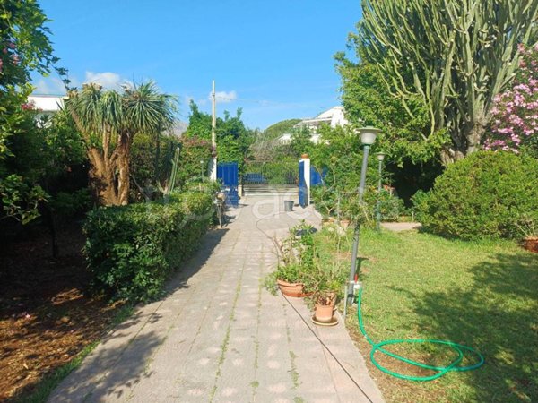 casa indipendente in affitto a Palermo in zona Mondello
